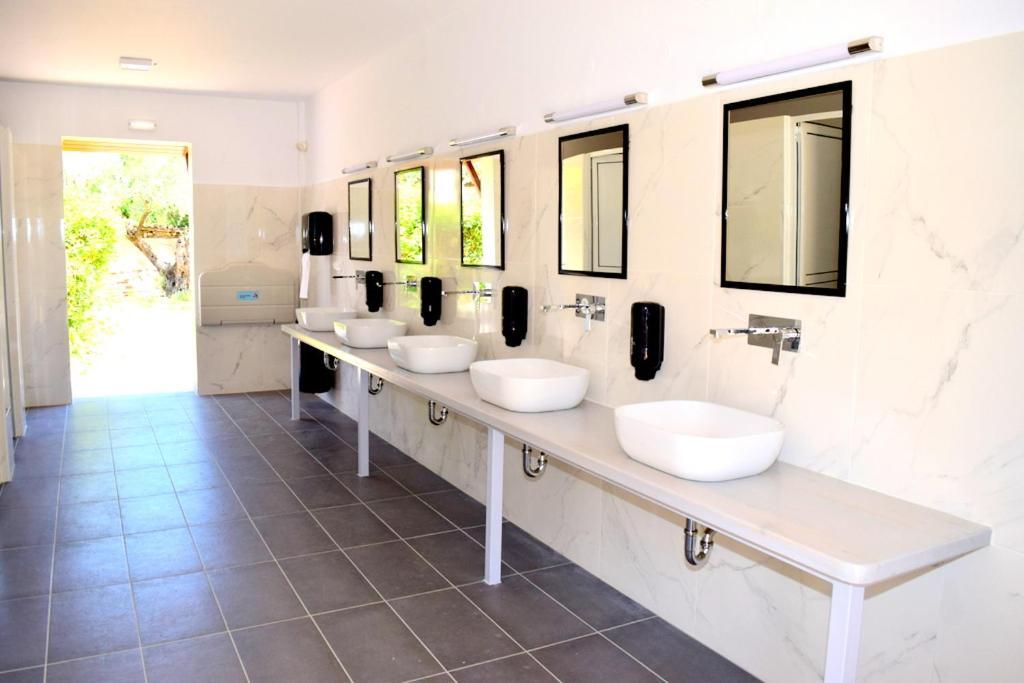 Camping & Bungalows Castle View Μυστράς Εξωτερικό φωτογραφία